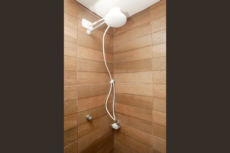 Banheiro de apartamento para alugar com 1 quarto, 43m² em Azenha, Porto Alegre