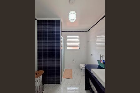 Casa de condomínio à venda com 160m², 3 quartos e 2 vagasBanheiro