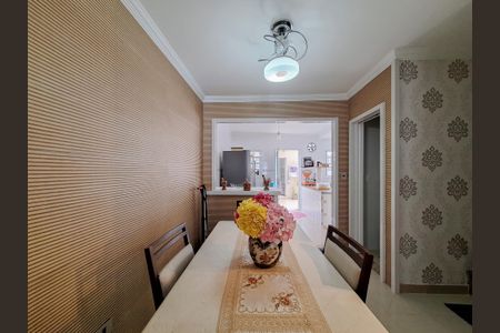 Casa de condomínio à venda com 160m², 3 quartos e 2 vagasSala