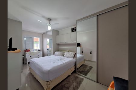 Casa de condomínio à venda com 160m², 3 quartos e 2 vagasQuarto 3