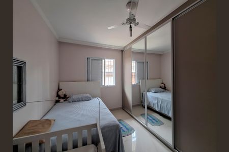 Casa de condomínio à venda com 160m², 3 quartos e 2 vagasQuarto 1