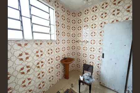 Casa à venda com 440m², 3 quartos e 1 vagaBanheiro 2