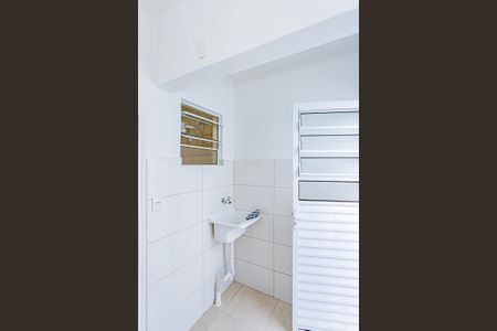 Casa para alugar com 38m², 1 quarto e 1 vagaÁrea de Serviço