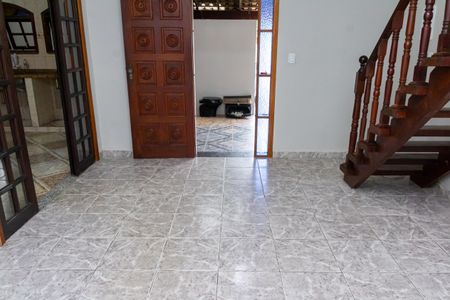 Casa para alugar com 23m², 2 quartos e 1 vaga Casa para alugar com 23m², 2 quartos e 1 vagaSala