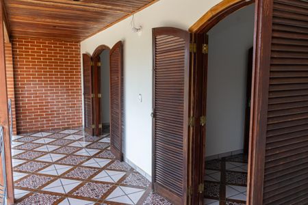 Casa para alugar com 23m², 2 quartos e 1 vaga Casa para alugar com 23m², 2 quartos e 1 vagaVaranda