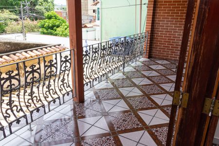 Casa para alugar com 23m², 2 quartos e 1 vaga Casa para alugar com 23m², 2 quartos e 1 vagaVaranda