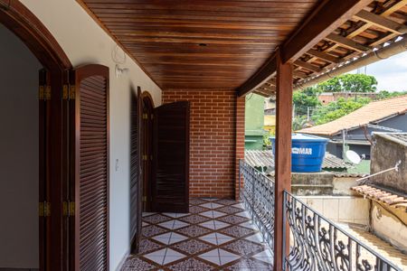 Casa para alugar com 23m², 2 quartos e 1 vaga Casa para alugar com 23m², 2 quartos e 1 vagaVaranda