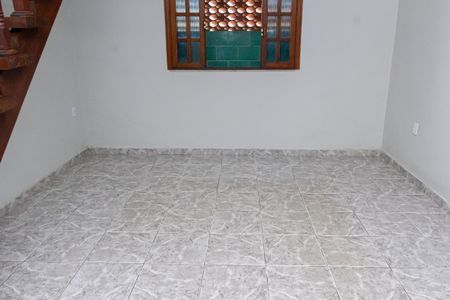 Casa para alugar com 23m², 2 quartos e 1 vaga Casa para alugar com 23m², 2 quartos e 1 vagaSala