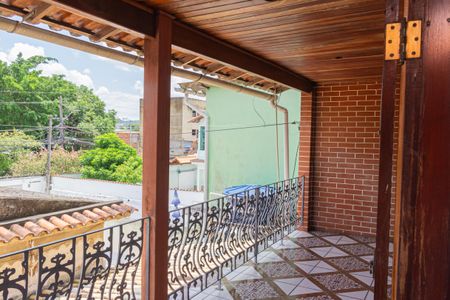 Casa para alugar com 23m², 2 quartos e 1 vaga Casa para alugar com 23m², 2 quartos e 1 vagaVaranda