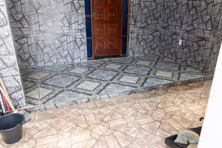 Casa para alugar com 23m², 2 quartos e 1 vaga Casa para alugar com 23m², 2 quartos e 1 vagaVaranda