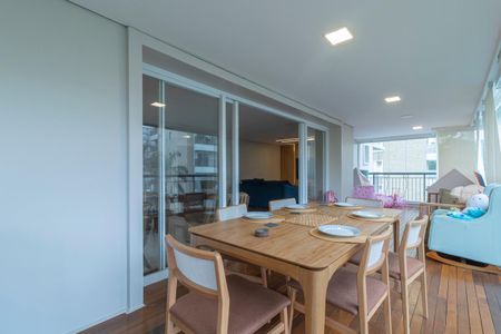 Apartamento à venda com 226m², 3 quartos e 4 vagasVaranda gourmet