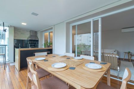 Apartamento à venda com 226m², 3 quartos e 4 vagasVaranda gourmet