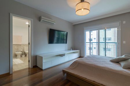 Apartamento à venda com 226m², 3 quartos e 4 vagasQuarto Suíte 2