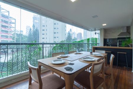 Apartamento à venda com 226m², 3 quartos e 4 vagasVaranda gourmet