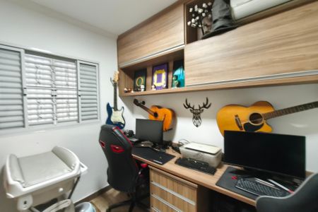 Casa à venda com 98m², 3 quartos e 3 vagasQuarto 2