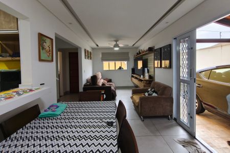 Sala de casa à venda com 3 quartos, 133m² em Parque Jambeiro, Campinas