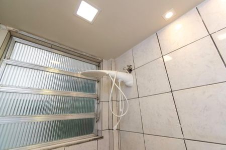 Apartamento para alugar com 65m², 2 quartos e sem vagaBanheiro da Suíte