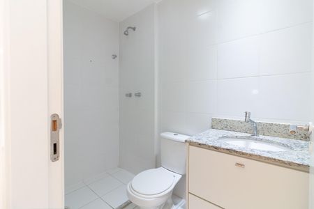 Apartamento à venda com 74m², 2 quartos e 1 vaga Apartamento à venda com 74m², 2 quartos e 1 vagaBanheiro da Suíte