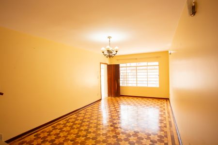 Casa para alugar com 127m², 3 quartos e 2 vagasSALA