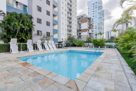 Apartamento para alugar com 100m², 3 quartos e 2 vagas Apartamento para alugar com 100m², 3 quartos e 2 vagasÁrea comum - Piscina