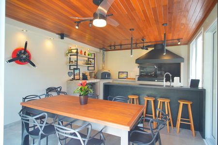 Casa de condomínio à venda com 360m², 3 quartos e 6 vagasEspaço Gourmet