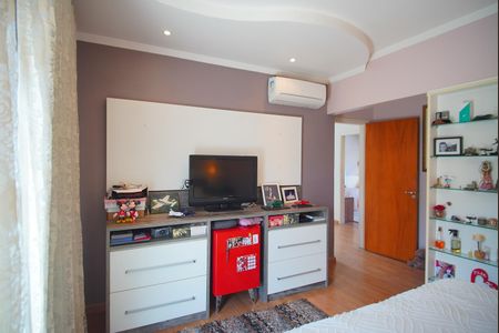 Casa de condomínio à venda com 360m², 3 quartos e 6 vagasSuíte