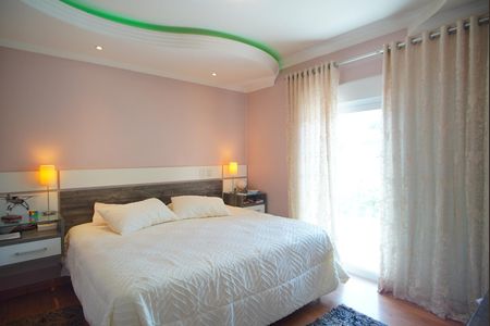 Casa de condomínio à venda com 360m², 3 quartos e 6 vagasSuíte