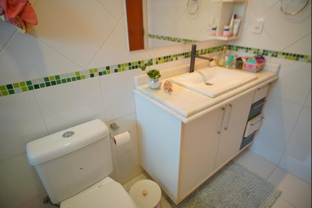 Casa de condomínio à venda com 360m², 3 quartos e 6 vagasBanheiro Corredor