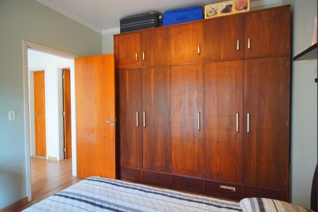 Casa de condomínio à venda com 360m², 3 quartos e 6 vagasQuarto 2