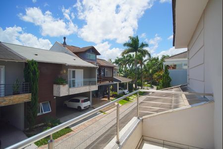 Casa de condomínio à venda com 360m², 3 quartos e 6 vagasSuíte - Varanda