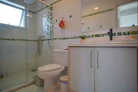 Casa de condomínio à venda com 360m², 3 quartos e 6 vagasBanheiro Corredor