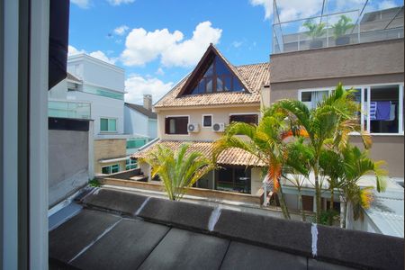Casa de condomínio à venda com 360m², 3 quartos e 6 vagasQuarto 3 - Vista