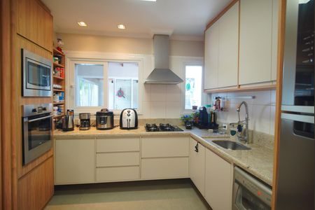 Casa de condomínio à venda com 360m², 3 quartos e 6 vagasCozinha