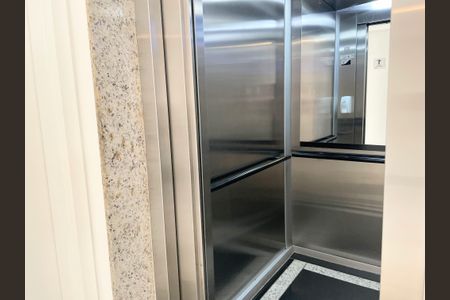 Apartamento à venda com 55m², 2 quartos e 1 vagaElevador