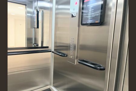 Apartamento à venda com 55m², 2 quartos e 1 vagaElevador