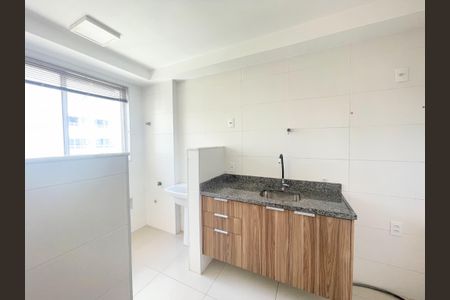 Cozinha de apartamento à venda com 2 quartos, 55m² em Planalto, Belo Horizonte