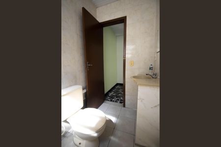 Banheiro da Suíte 1 de casa para alugar com 1 quarto, 30m² em Colubandê, São Gonçalo