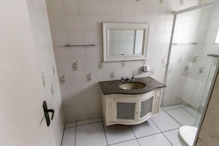 Casa para alugar com 250m², 3 quartos e 2 vagas Casa para alugar com 250m², 3 quartos e 2 vagasBanheiro da Suíte