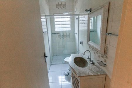 Casa para alugar com 250m², 3 quartos e 2 vagas Casa para alugar com 250m², 3 quartos e 2 vagasBanheiro Corredor