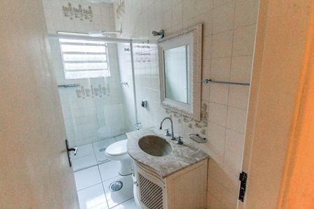 Casa para alugar com 250m², 3 quartos e 2 vagas Casa para alugar com 250m², 3 quartos e 2 vagasBanheiro Corredor