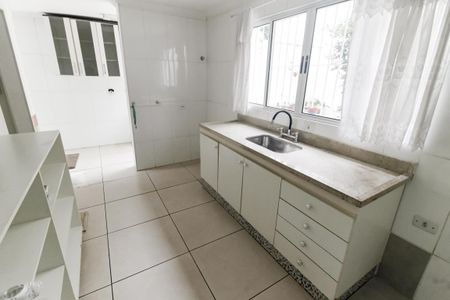 Casa para alugar com 250m², 3 quartos e 2 vagas Casa para alugar com 250m², 3 quartos e 2 vagasCozinha - Armários