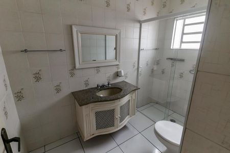 Casa para alugar com 250m², 3 quartos e 2 vagas Casa para alugar com 250m², 3 quartos e 2 vagasBanheiro da Suíte