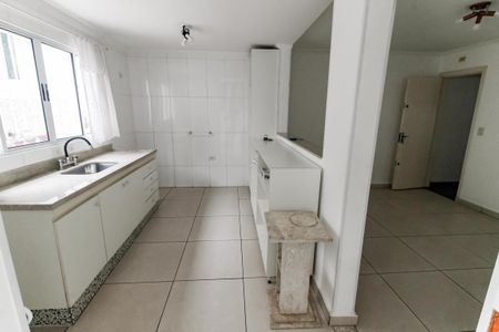 Casa para alugar com 250m², 3 quartos e 2 vagas Casa para alugar com 250m², 3 quartos e 2 vagasCozinha - Armários