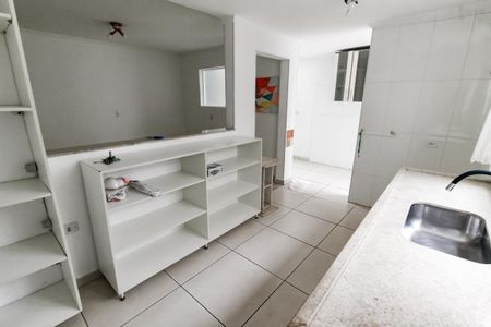 Casa para alugar com 250m², 3 quartos e 2 vagas Casa para alugar com 250m², 3 quartos e 2 vagasCozinha - Armários