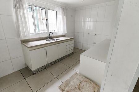 Casa para alugar com 250m², 3 quartos e 2 vagas Casa para alugar com 250m², 3 quartos e 2 vagasCozinha - Armários