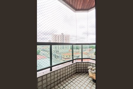 Apartamento para alugar com 240m², 3 quartos e 3 vagas Apartamento para alugar com 240m², 3 quartos e 3 vagasVaranda