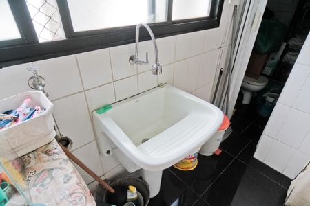 Apartamento para alugar com 240m², 3 quartos e 3 vagas Apartamento para alugar com 240m², 3 quartos e 3 vagasÁrea de Serviço