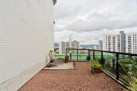 Apartamento para alugar com 240m², 3 quartos e 3 vagas Apartamento para alugar com 240m², 3 quartos e 3 vagasÁrea externa