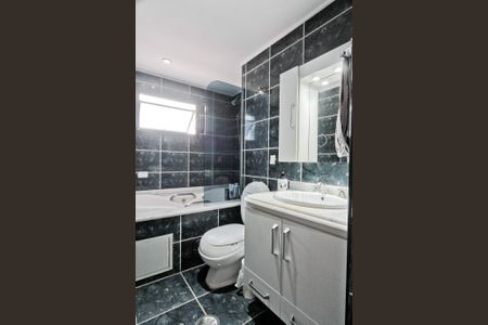 Apartamento para alugar com 240m², 3 quartos e 3 vagas Apartamento para alugar com 240m², 3 quartos e 3 vagasBanheiro da Suíte