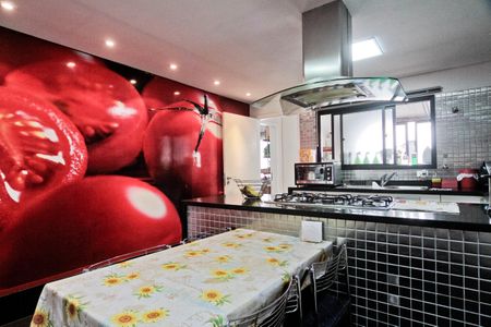 Apartamento para alugar com 240m², 3 quartos e 3 vagas Apartamento para alugar com 240m², 3 quartos e 3 vagasCozinha